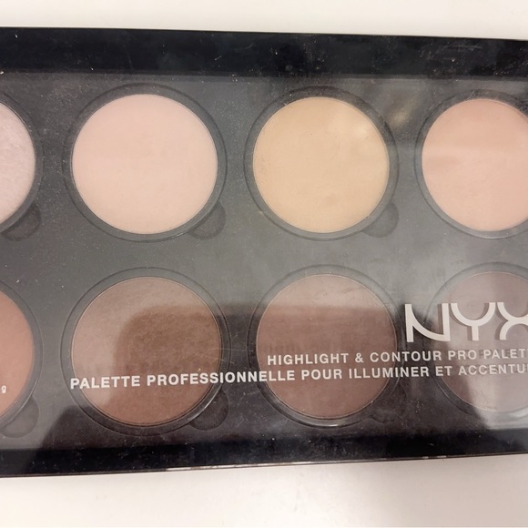 NYX highlight and contour palette - Picture 2 of 3